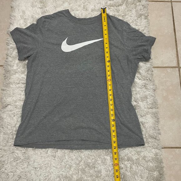 NIKE The Nike Tee Mens XLarge Grey Short Sleeve Tshirt - Picture 3 of 5